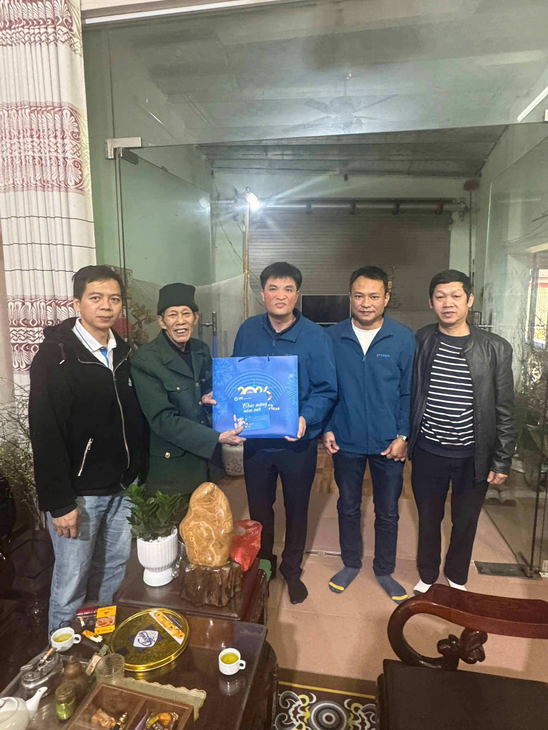 Tặng quà 4
